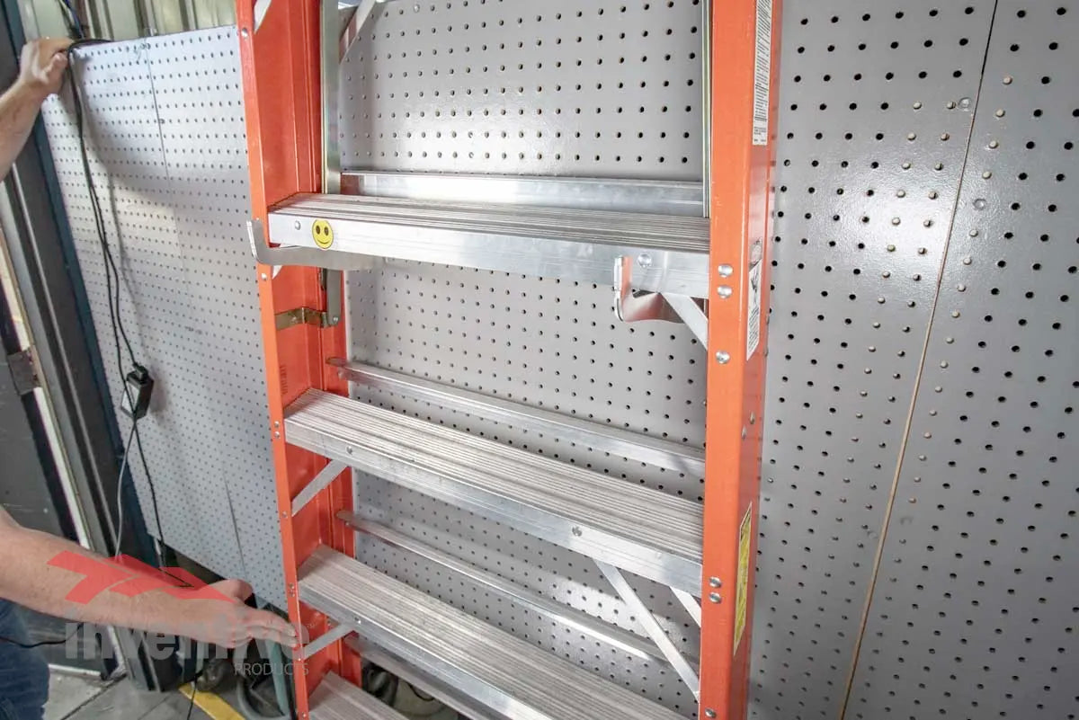 Hooks to hang ladder