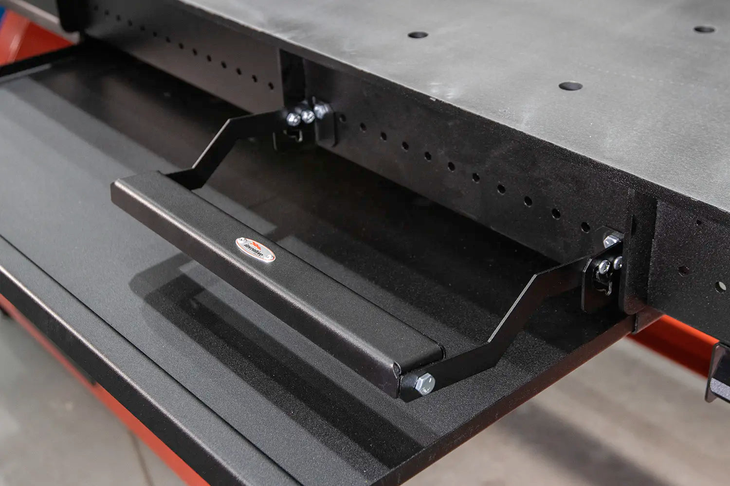 catch trays can be pulled out from under the clamp holder